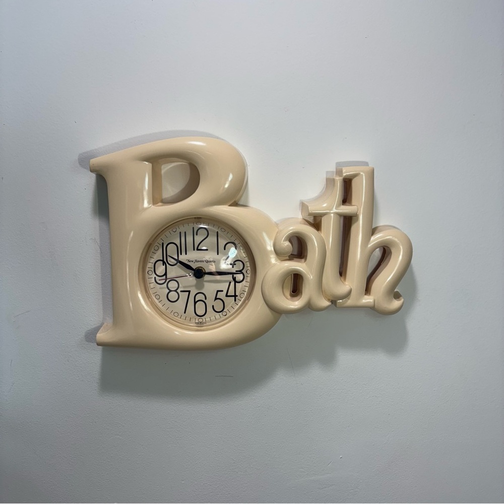 Vintage New Haven Quatrz  Wall Clock Beige Cream Color 14 X‎ 8” Made In USA - Picture 8 of 10